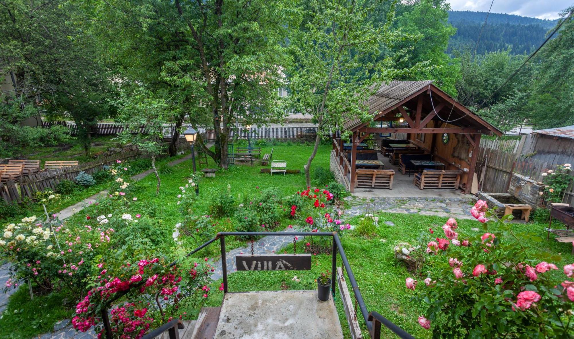 Villa Mestia Hotel Εξωτερικό φωτογραφία